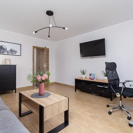 Pleasant Apartment With Terrace Cracow By Noclegi Renters Krakau Exterior foto
