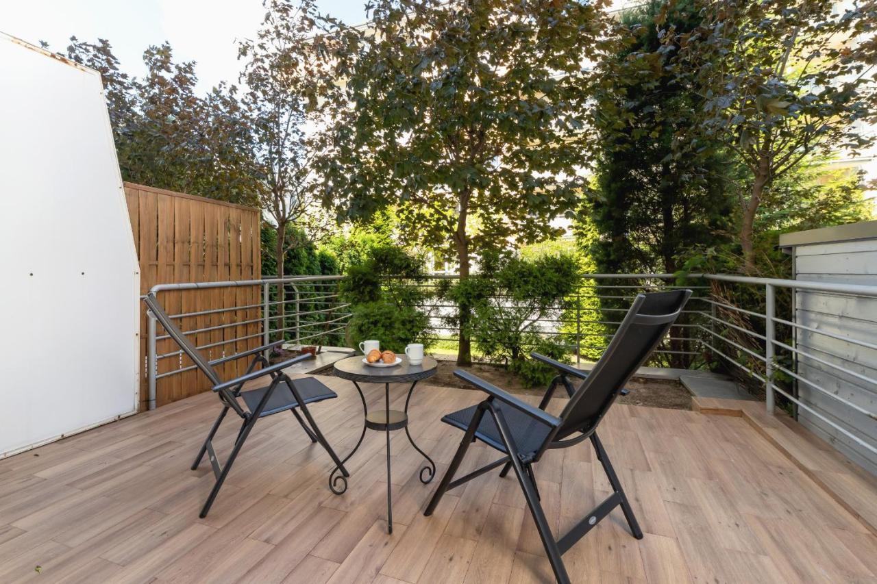 Pleasant Apartment With Terrace Cracow By Noclegi Renters Krakau Exterior foto